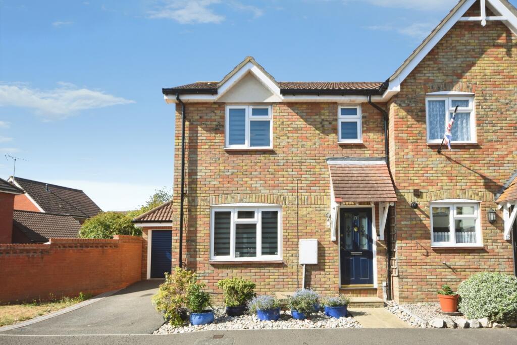 Main image of property: Spindle Beams, Rochford, Essex, SS4