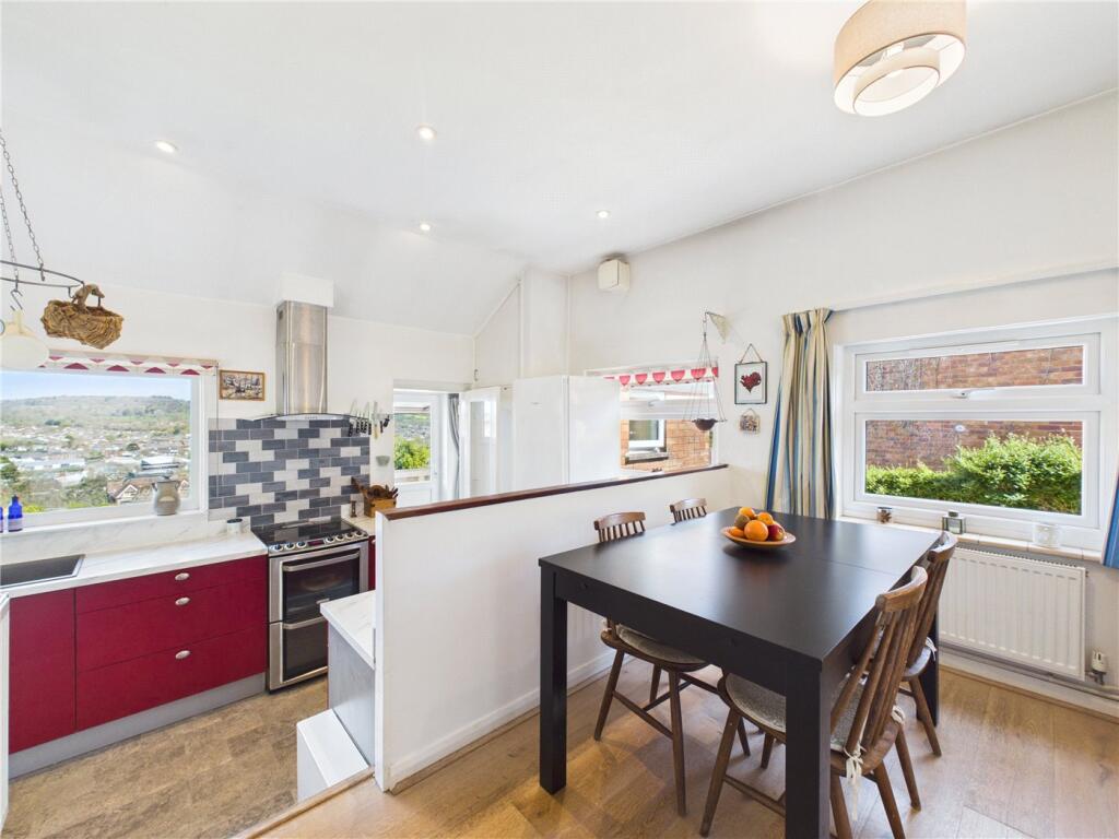 Butterleigh Drive, Tiverton, Devon, EX16 photo 4