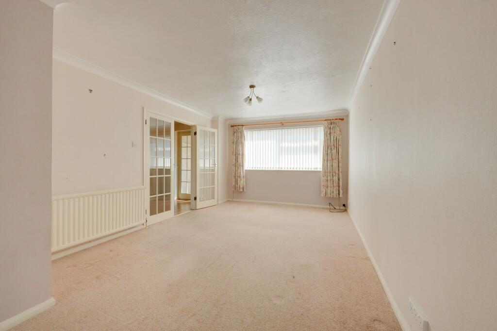 Marle Avenue, Burgess Hill, RH15 photo 3