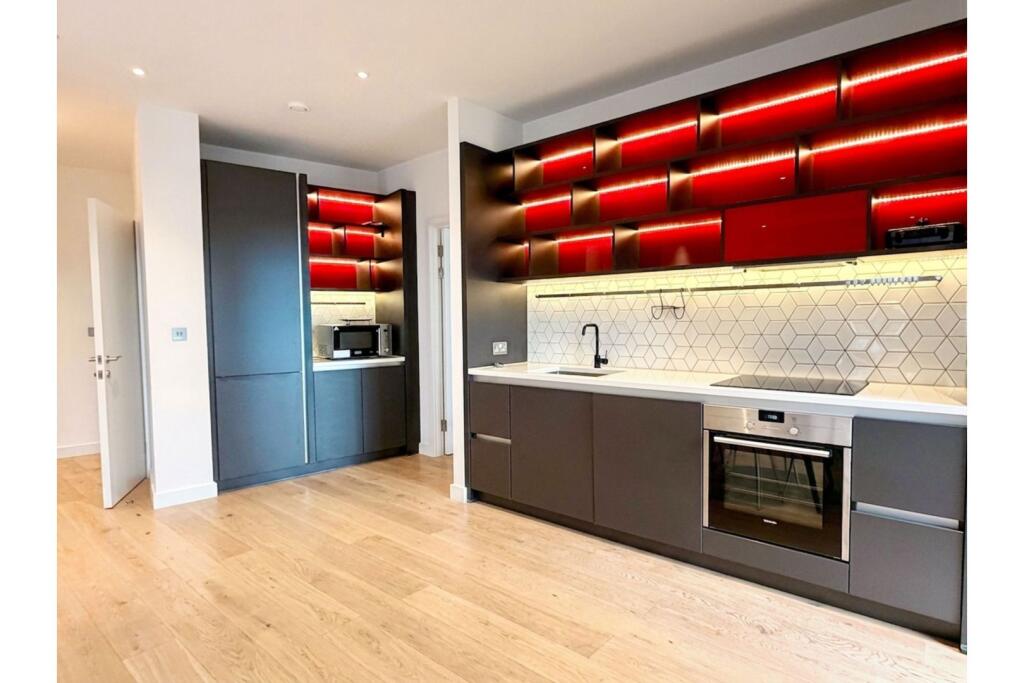 Apartment in London, London City Island, Blackwall - View 5