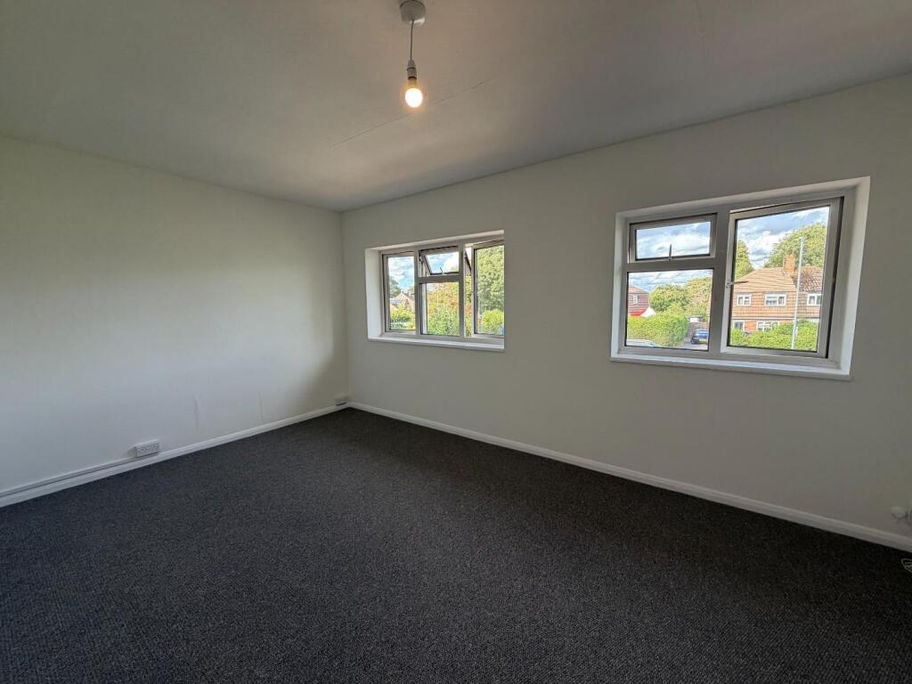 Apartment in Hardingstone, West Northamptonshire - View 5