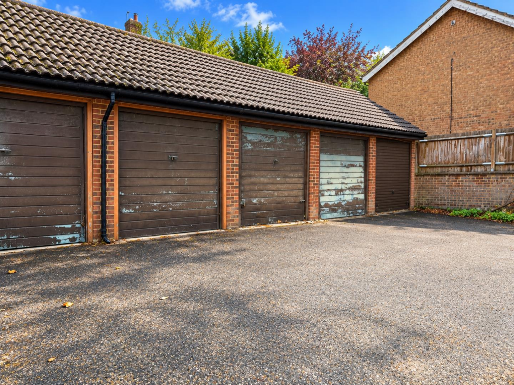 House in Kingston upon Thames - View 2