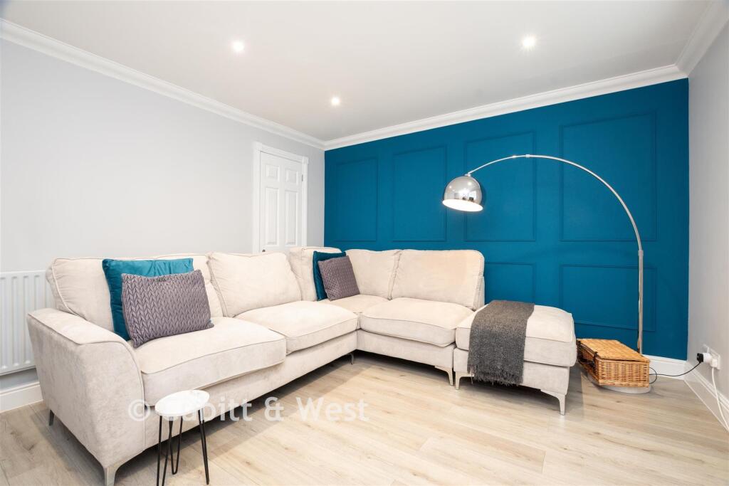 House in Mid Sussex, Worth - View 4