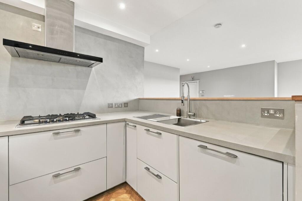 Apartment in London - More