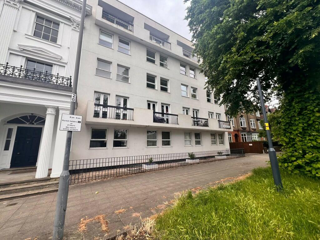 Main image of property: Beauchamp Avenue, Leamington Spa, Warwickshire, CV32