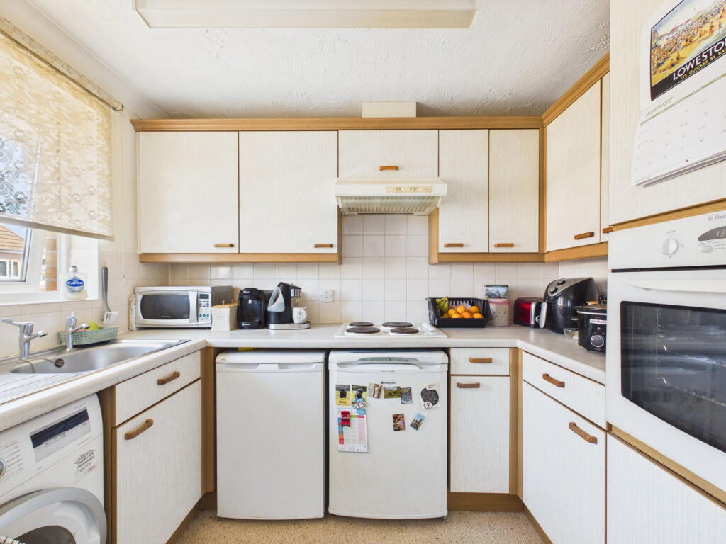 Apartment in Arun, Rustington - More