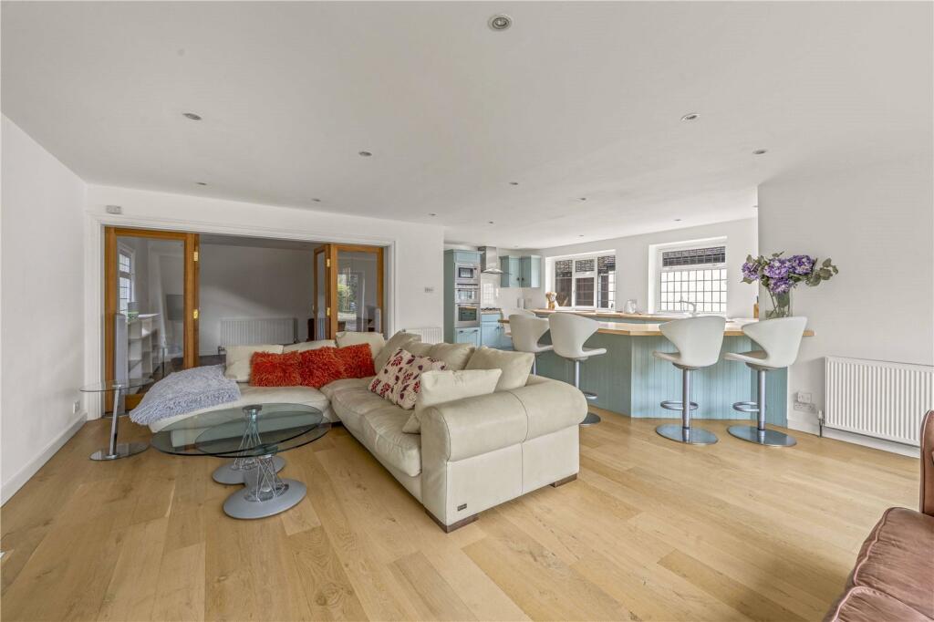 Wensleydale Road, Hampton, TW12 photo 4
