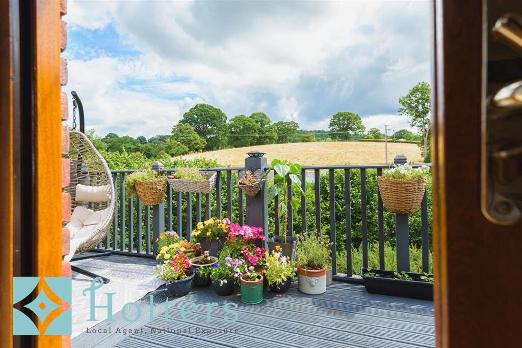 House in Llandrindod Wells - More