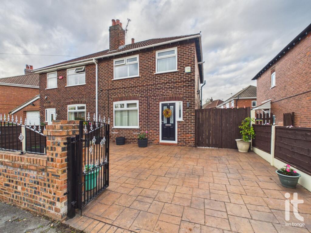 House in Stockport, Mile End, Davenport