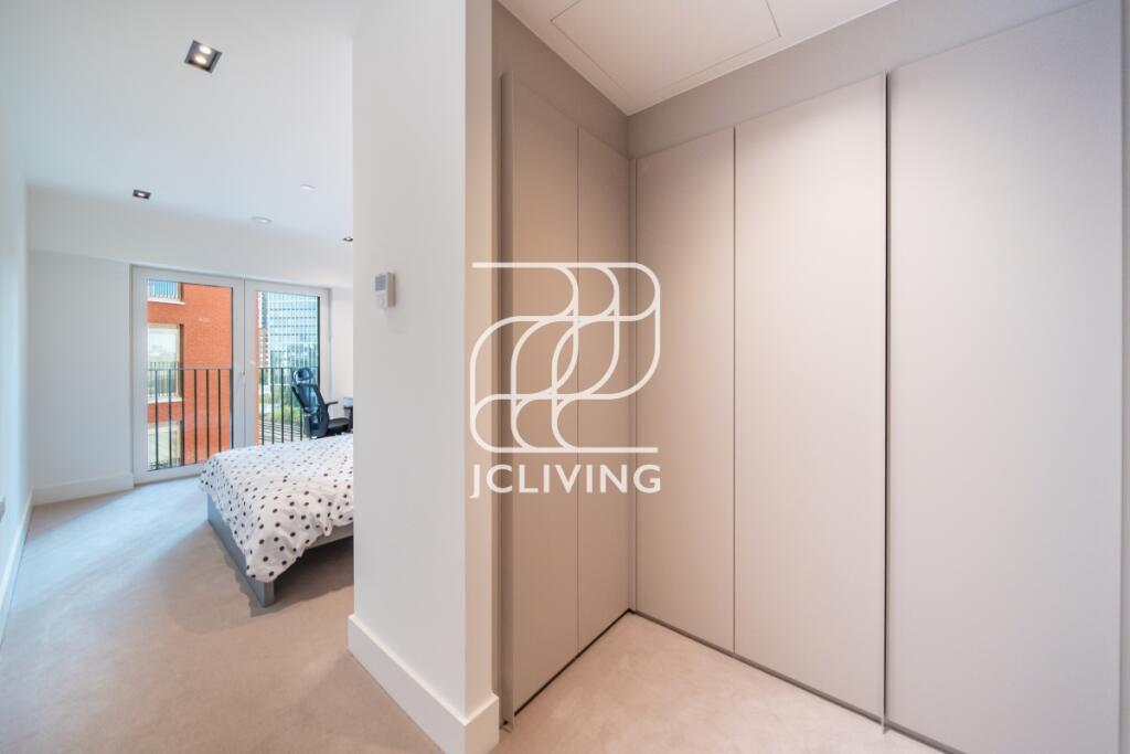 Apartment in London - View 5