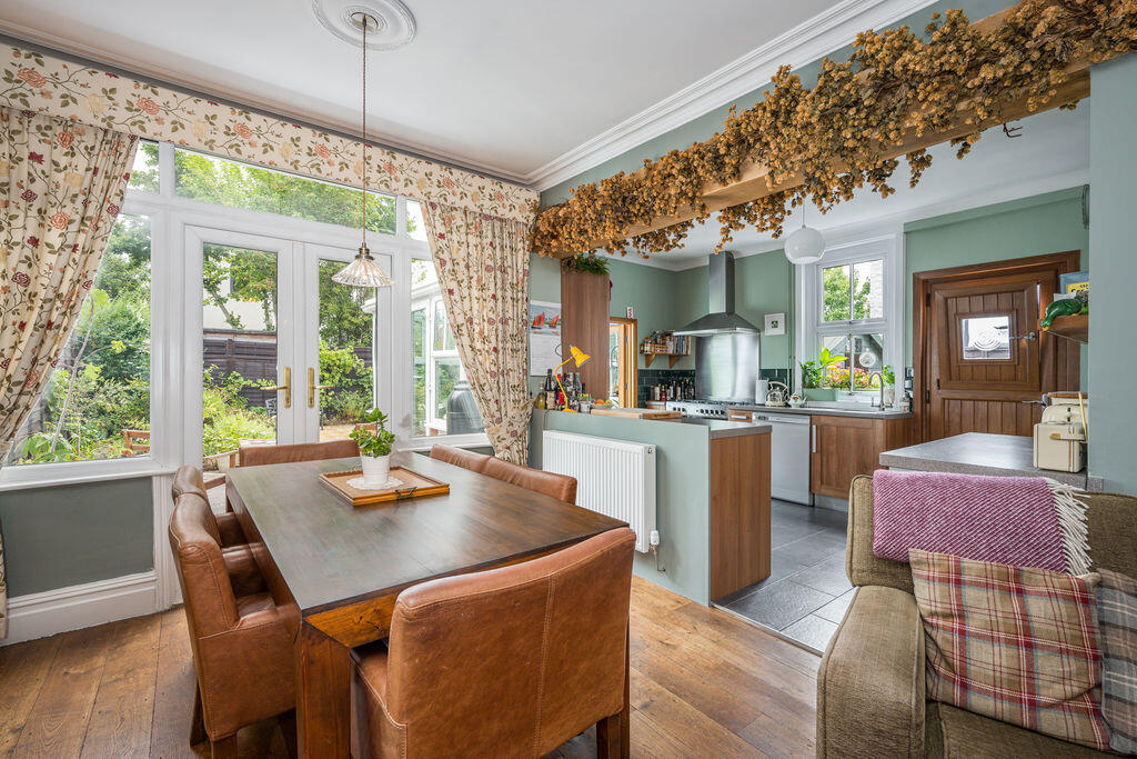 House in Newport, Abergavenny - View 4