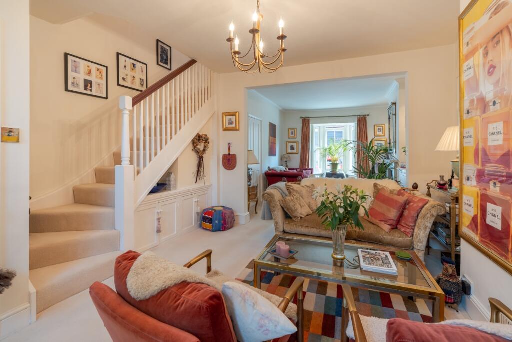 House in West Oxfordshire, Woodstock - More