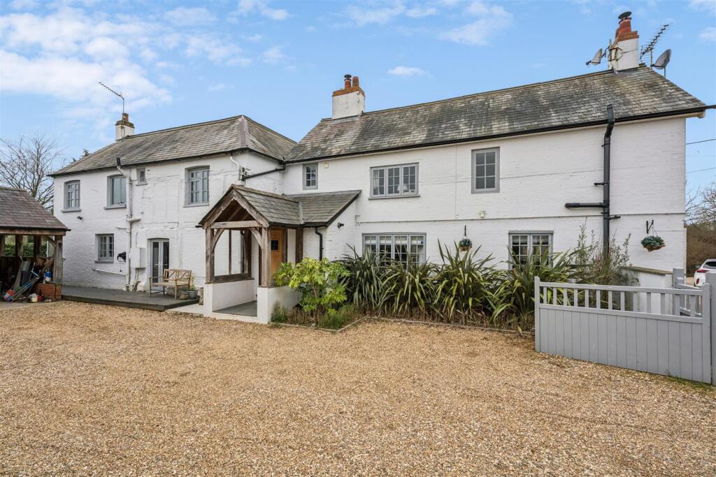 Main image of property: Upper Hollingdon Farmhouse, Hollingdon, Buckinghamshire