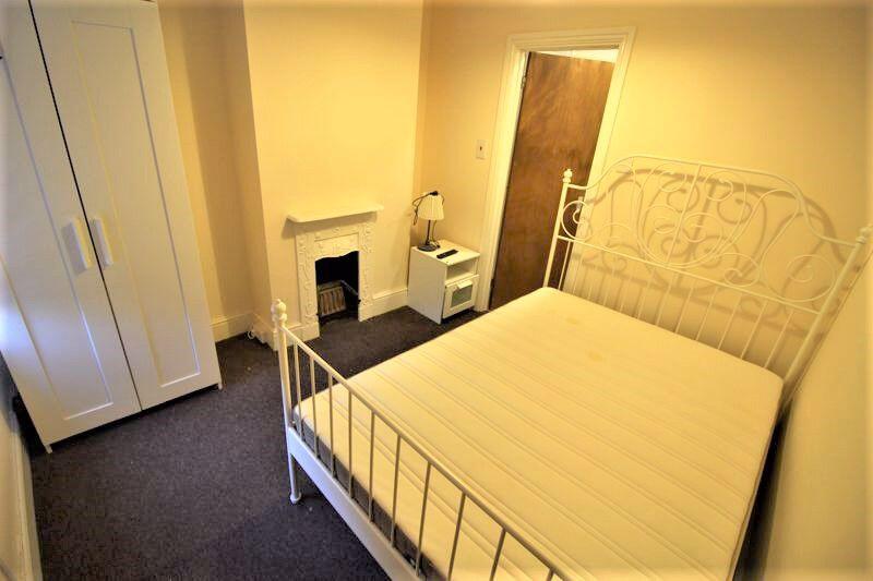 Main image of property: En-suite room to rent Lincoln Street, Town Centre
