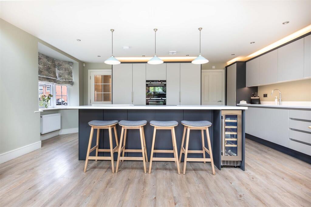 House in Solihull, Dickens Heath - More