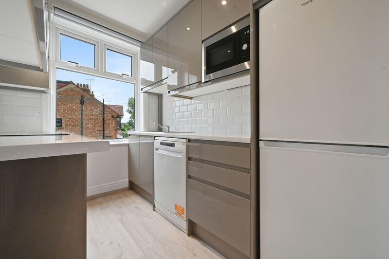 Apartment in London - View 3