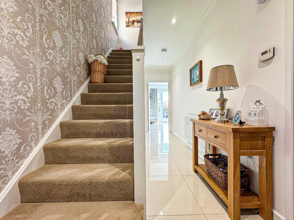 Hollyhock Close, Bridgwater, Somerset, TA5 2GY photo 3