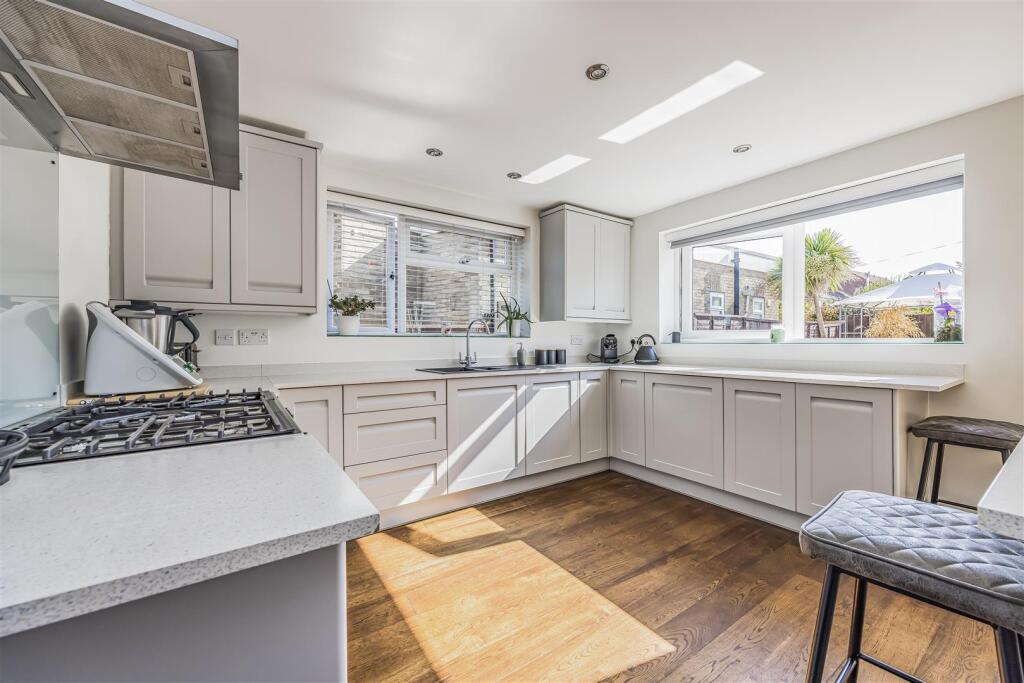 House in Havant, Hampshire - View 2