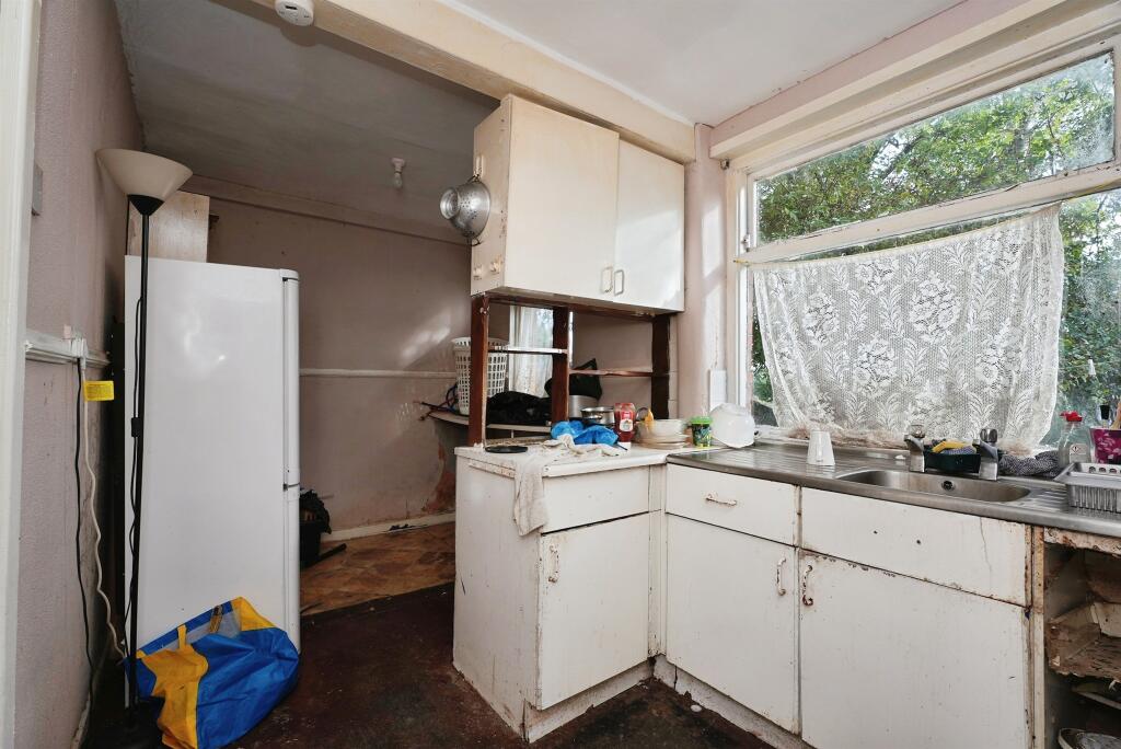 House in Bradford - View 4