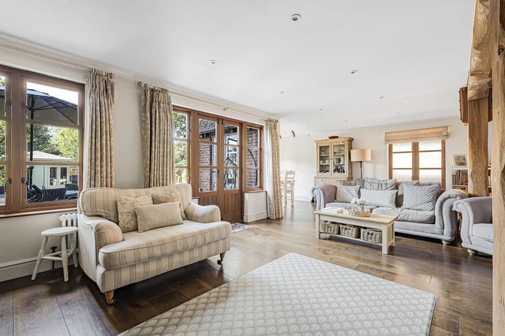 House in Twickenham - View 4