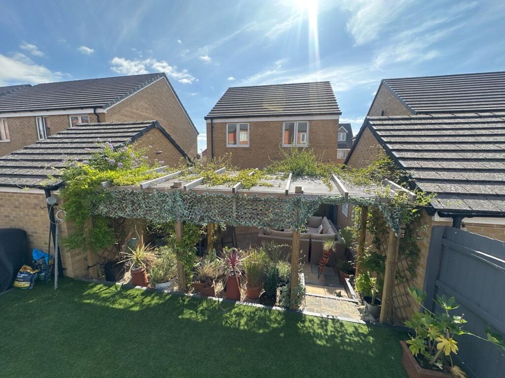 3-bed detached on Green Crescent, Desborough, NN14, £300,000