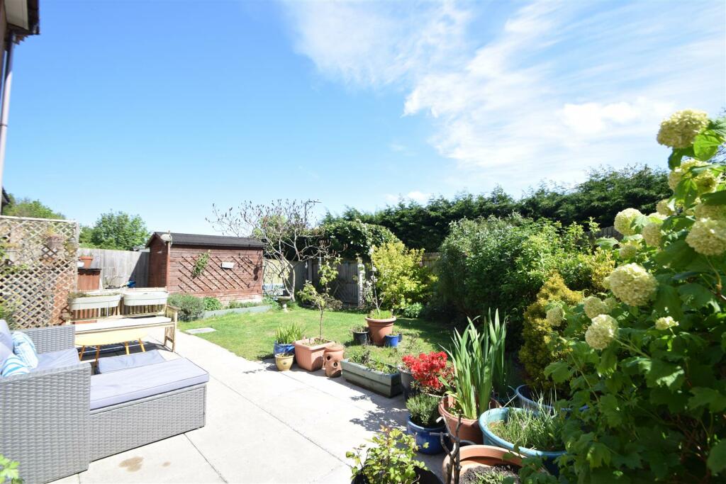 9 Benbow Close, Shrewsbury, SY1 2PW photo 3