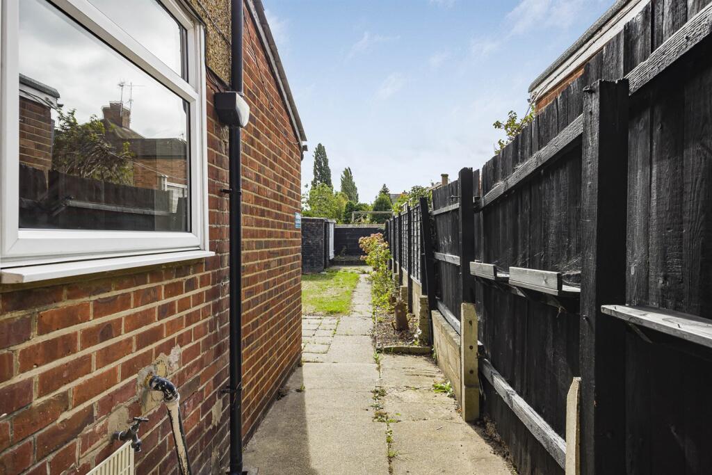 House in Reading - View 5