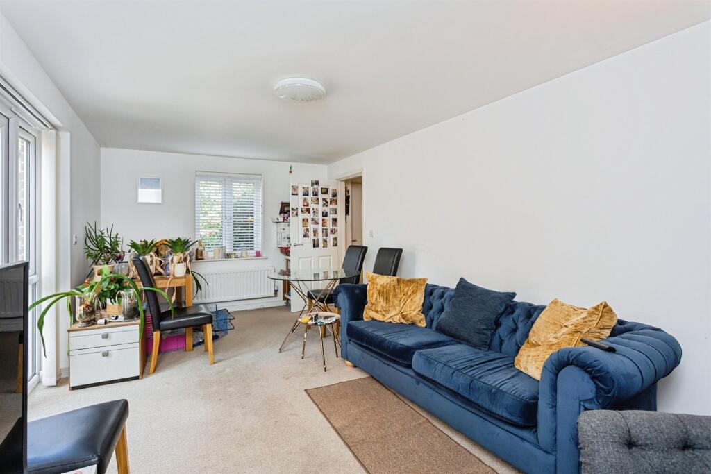 House in Redhill - View 4