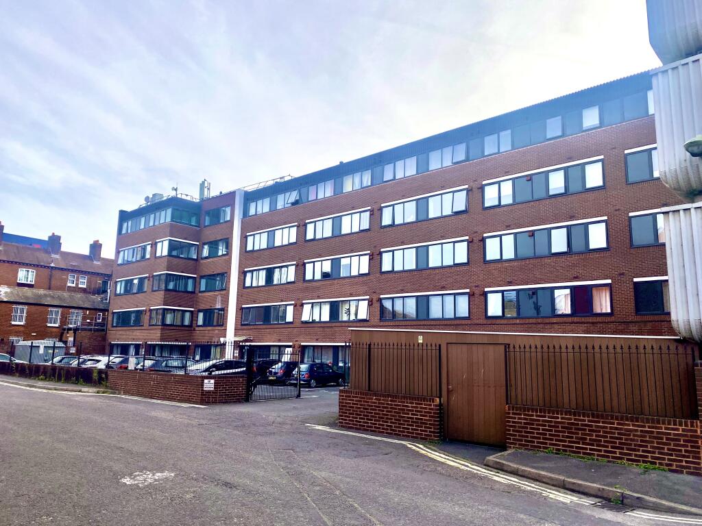 Main image of property: Southampton Road, EASTLEIGH