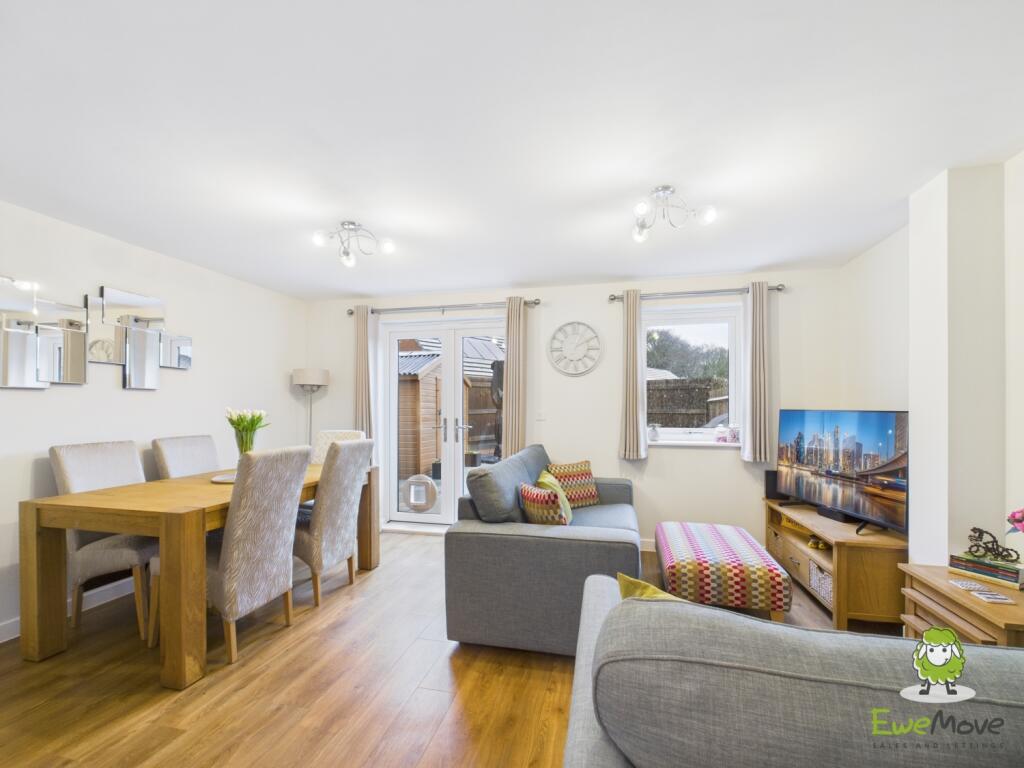 Fairway Road, Basingstoke, RG24 photo 5