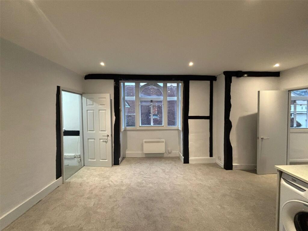 Main image of property: CORNMARKET STREET, OXFORD,OX1