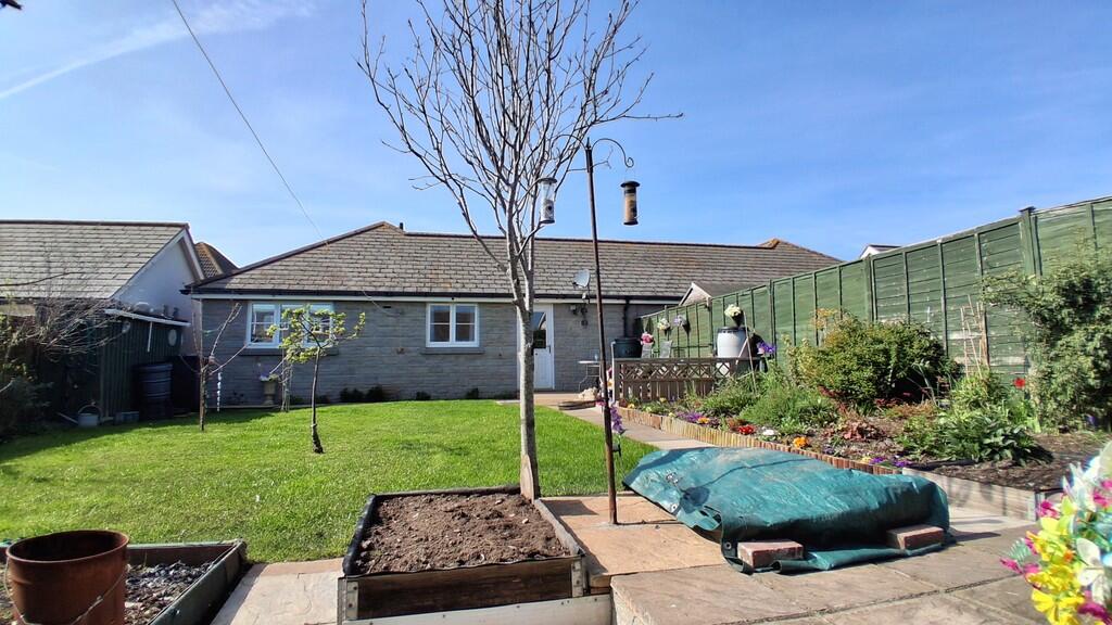 Myrtle Tree Crescent, Kewstoke photo 3