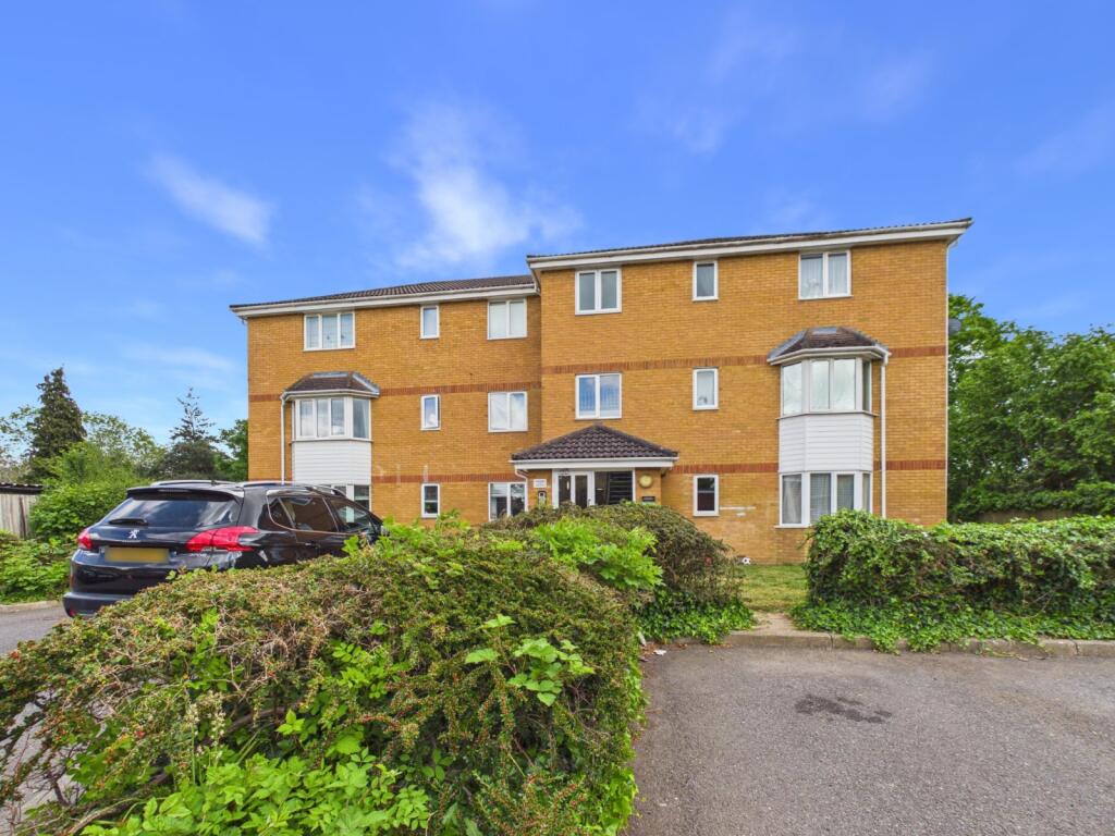 Main image of property: Knightsbridge Court, High Street, Langley, Berkshire, SL3