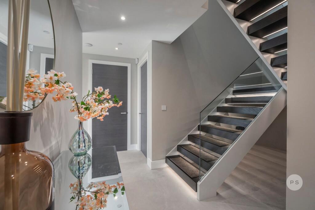 Additional image 11 of Duplex Penthouse, Altiori, Lower Parkstone, Poole, BH14