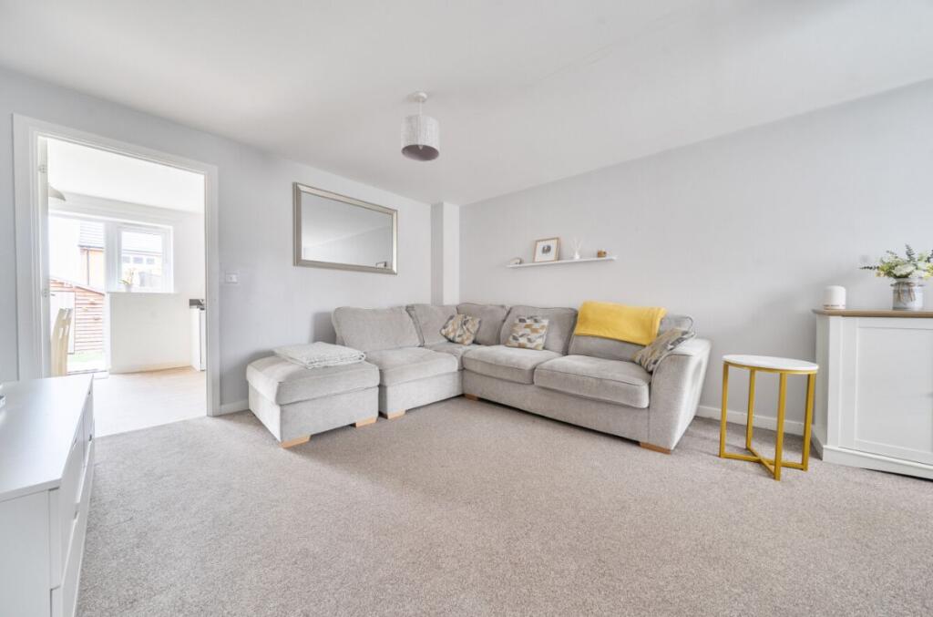 House in Houghton Conquest, Central Bedfordshire - View 3