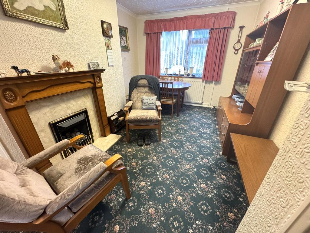 House in Walsall, Pool Hayes, Ashmore Lake - More