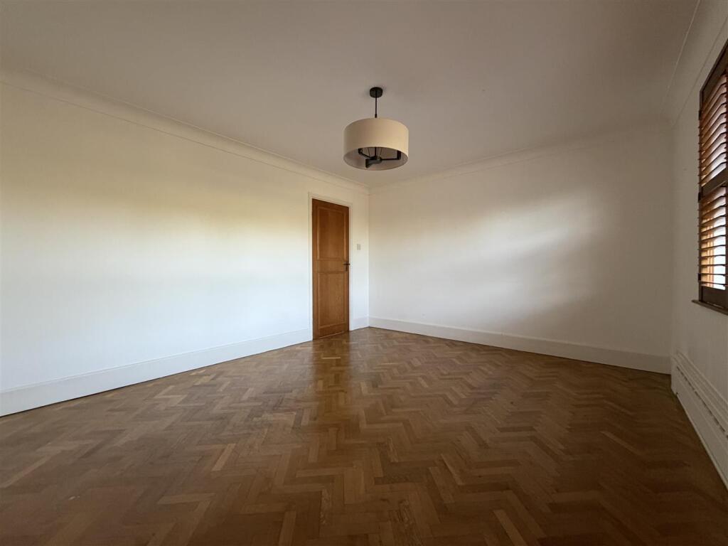 House in Maidstone, Monchelsea Park, Otham - More