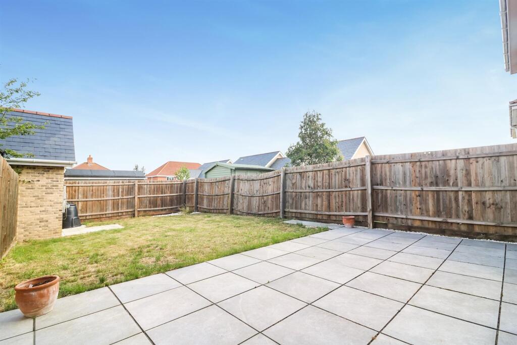 Beech Drive, Latchingdon photo 2