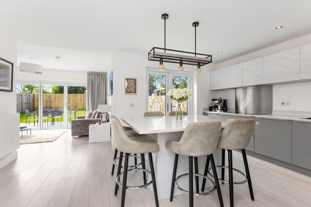 10 Middleton Avenue, Newcraighall, EH21 8SW - View 2