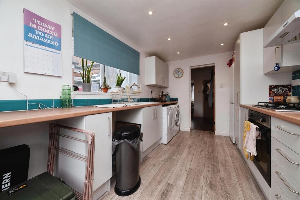 House in Hull - View 5