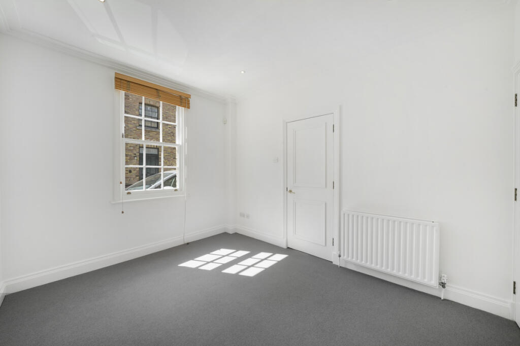 3 bedroom mews property for rent