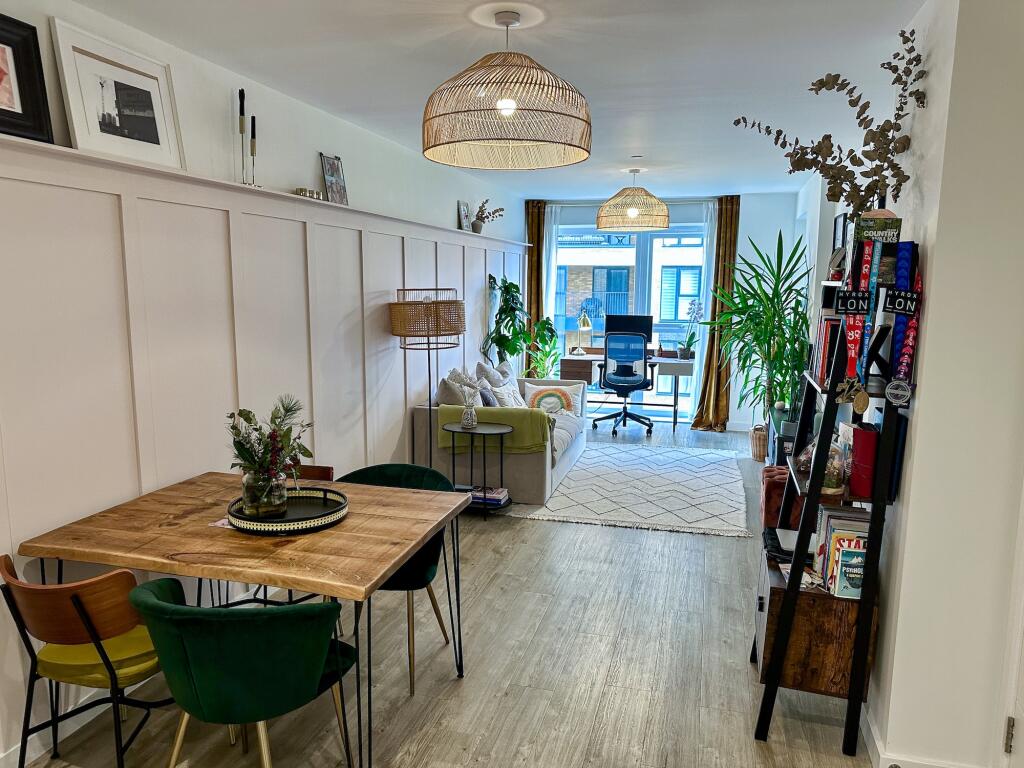 Main image of property: 7 Bowen Drive, Greenwich, London