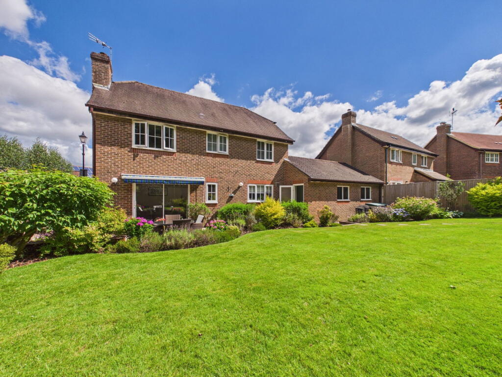 House in Horsham, Littlehaven, North Horsham - View 6