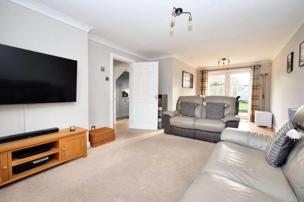 Donnington Drive, Valley Park, Chandler's Ford, SO53 3PL photo 4