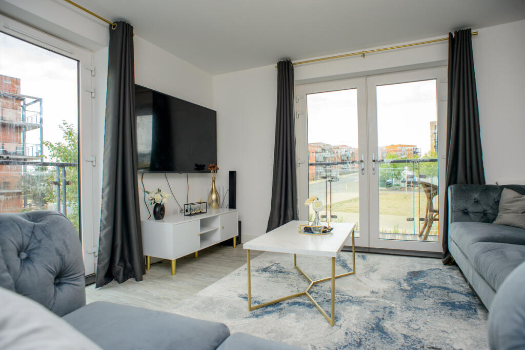 Apartment in Dartford, Castle Hill, Ebbsfleet Valley - View 3