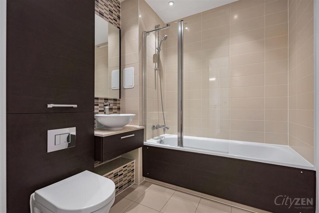 Apartment in London, Bromley-by-Bow, Poplar - More