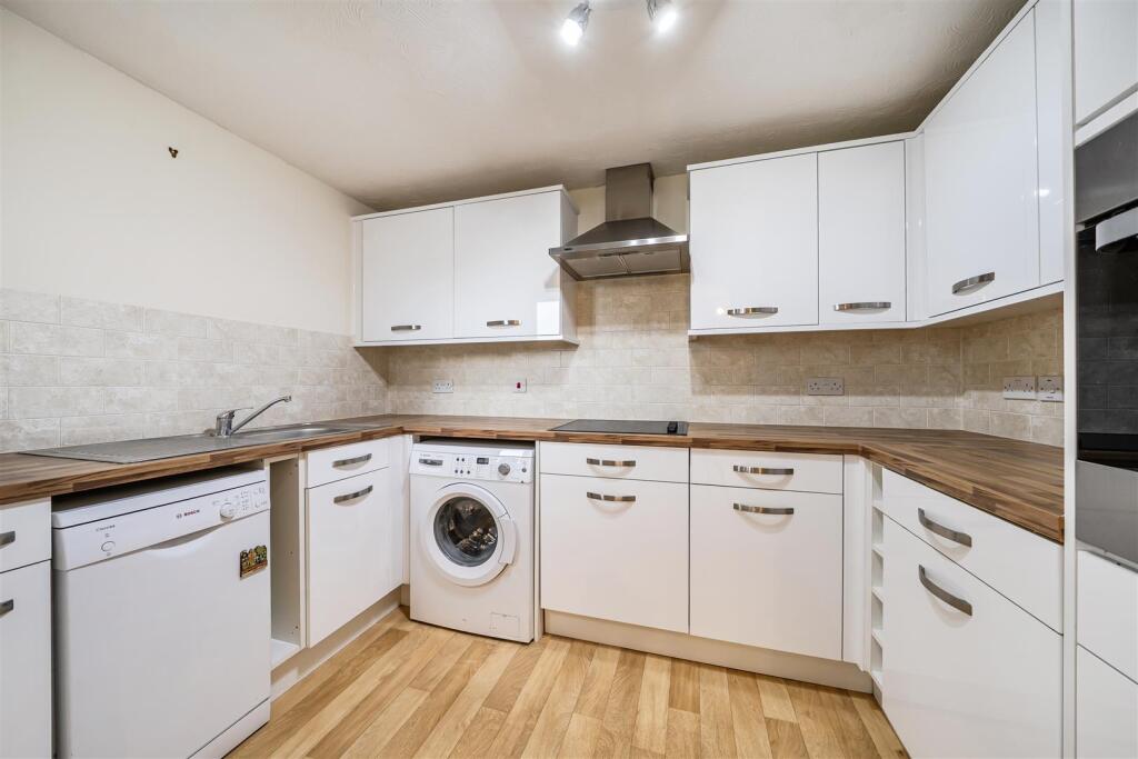Apartment in Southampton - View 5