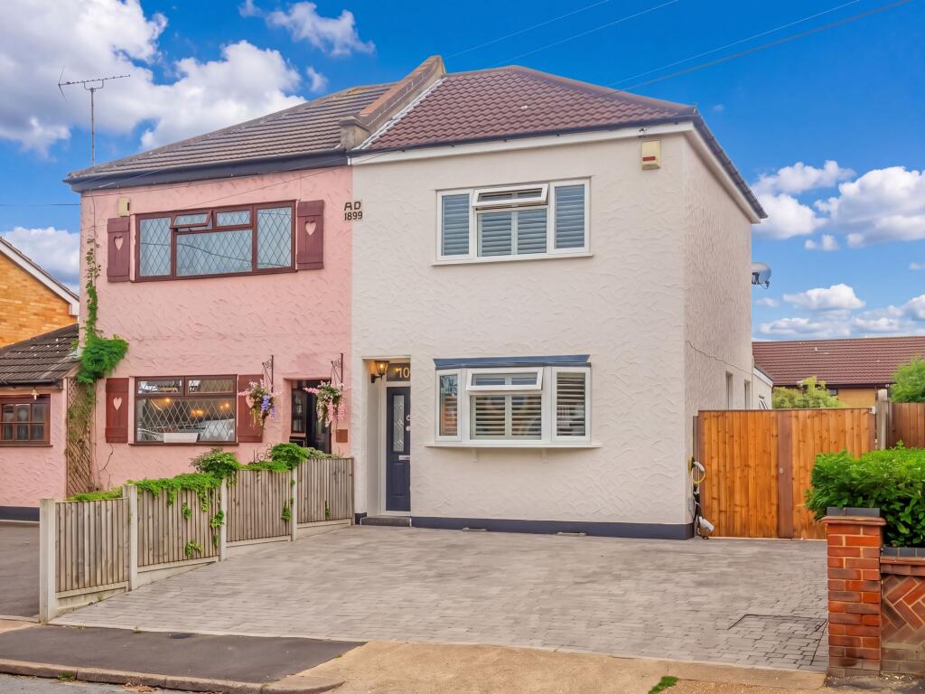 House in Rochford, Rayleigh - View 2