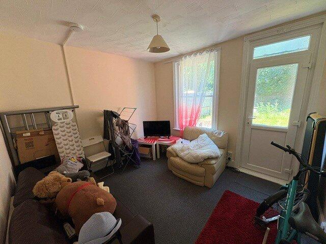 House in Southampton - View 2