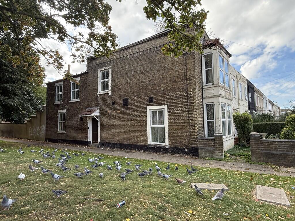 House in Peterborough, New Fletton - View 2